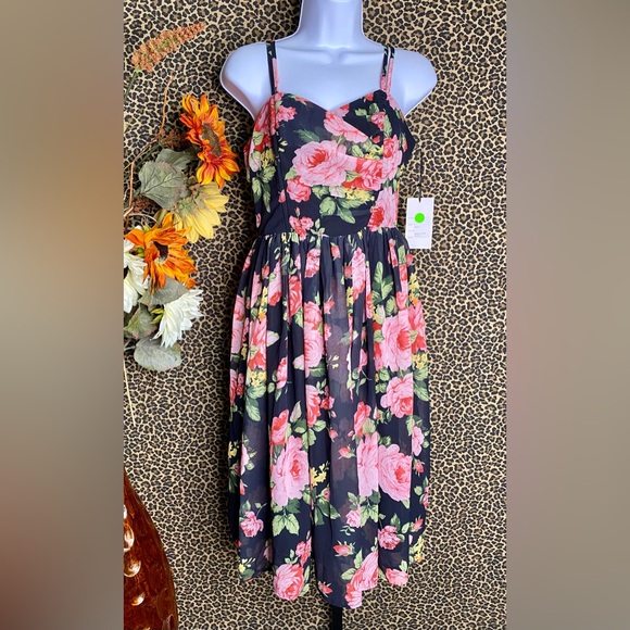 ❌SOLD❌🦋B2G1🦋UNIQUE VINTAGE Black & Pink Floral Reed Swing Dress NWT | MEDIUM | - Picture 4 of 13